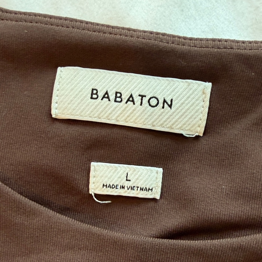 Aritzia Babaton Orginal Contour Crew Short Sleeve Bodysuit - Rich Mocha Brown, L - Picture 2 of 5